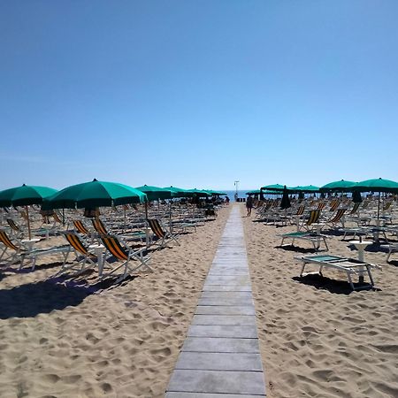 Residence Riviera Alba Adriatica Εξωτερικό φωτογραφία