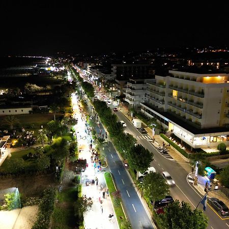 Residence Riviera Alba Adriatica Εξωτερικό φωτογραφία