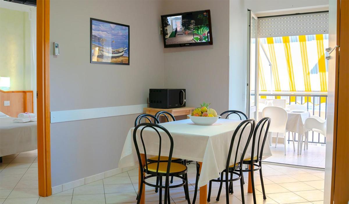 Residence Riviera Alba Adriatica Εξωτερικό φωτογραφία