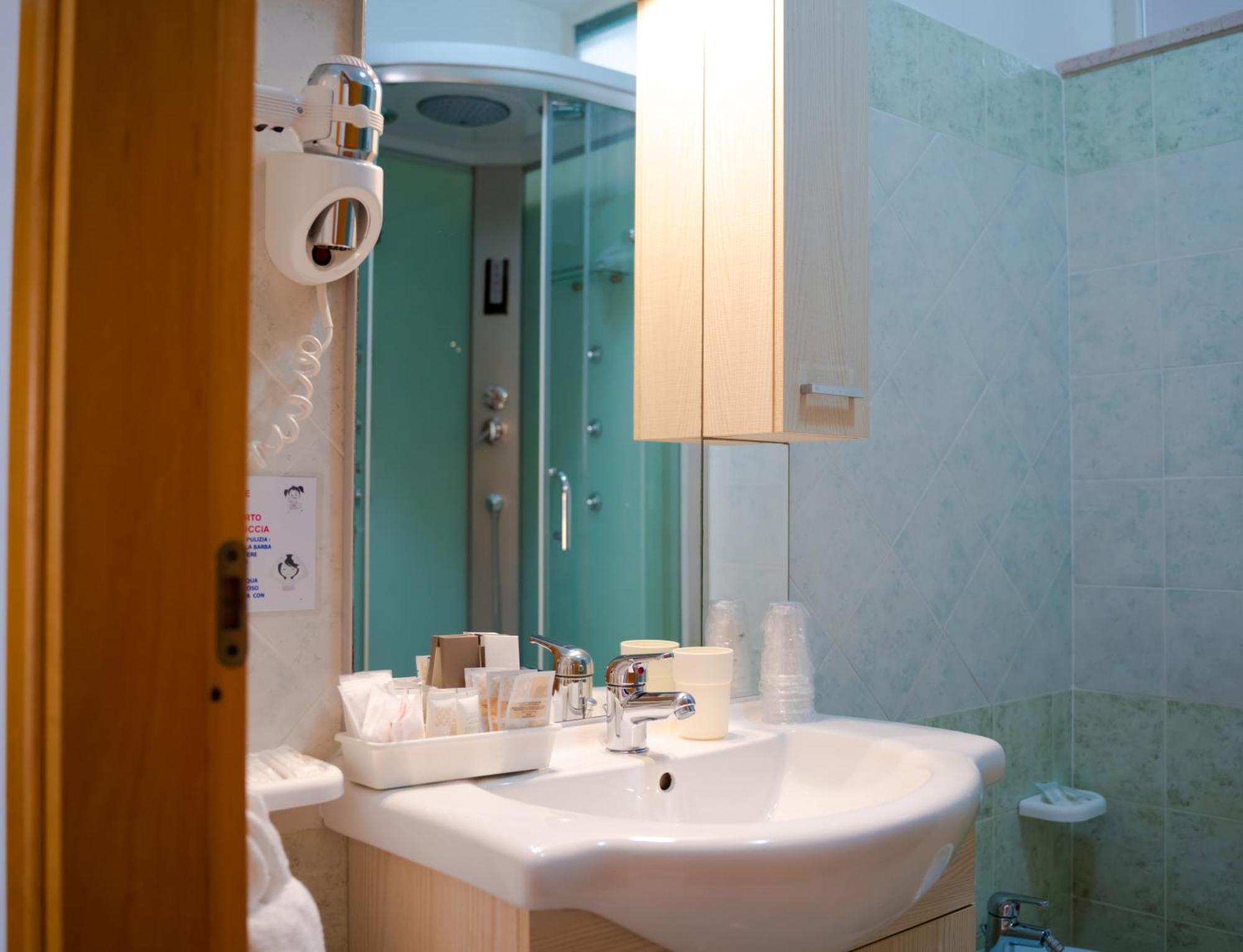 Residence Riviera Alba Adriatica Εξωτερικό φωτογραφία