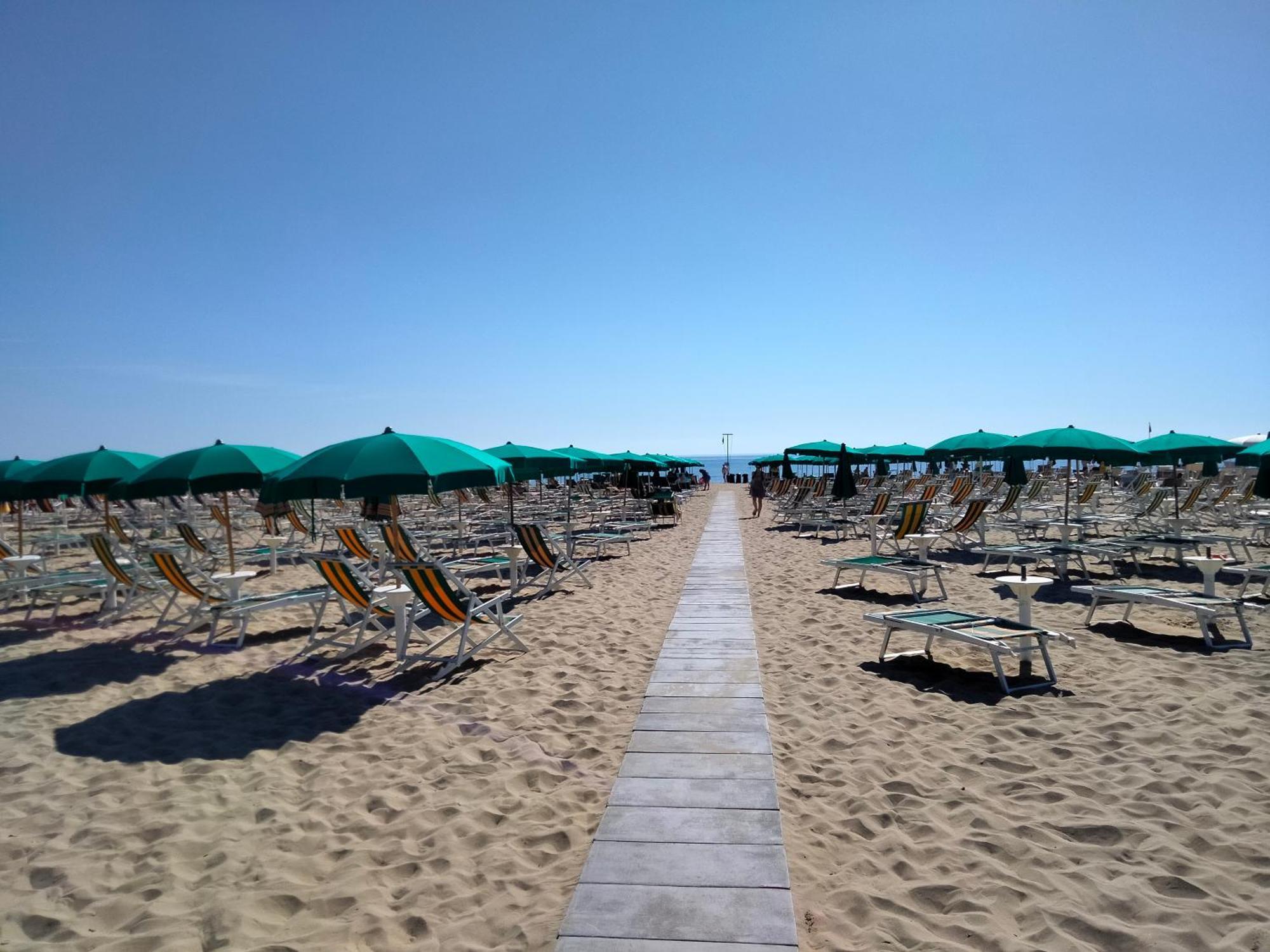 Residence Riviera Alba Adriatica Εξωτερικό φωτογραφία