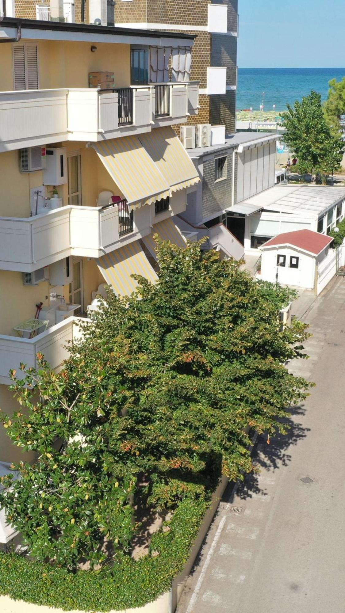 Residence Riviera Alba Adriatica Εξωτερικό φωτογραφία