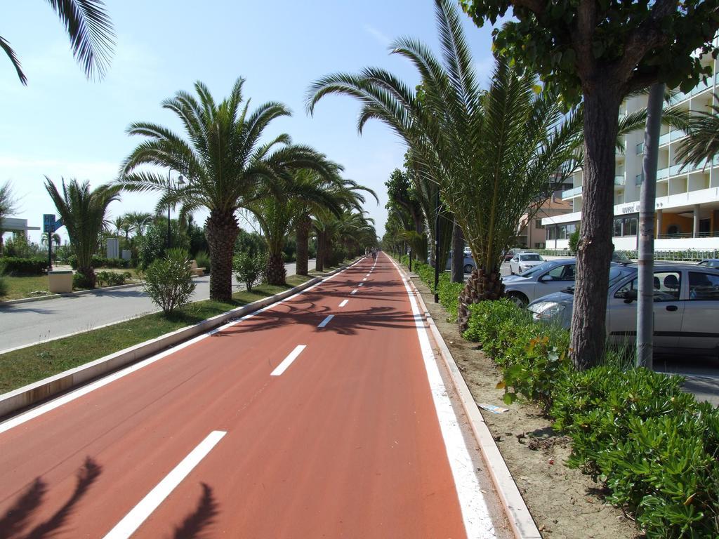 Residence Riviera Alba Adriatica Εξωτερικό φωτογραφία