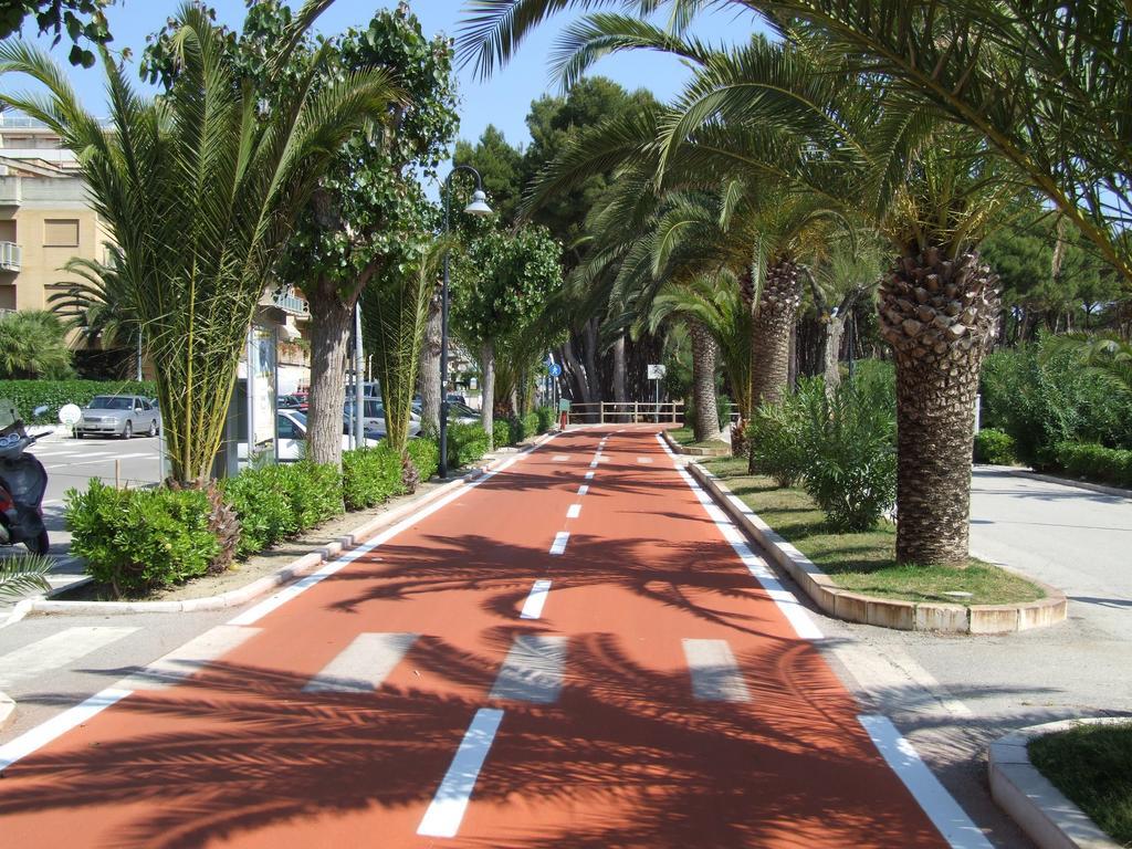 Residence Riviera Alba Adriatica Εξωτερικό φωτογραφία