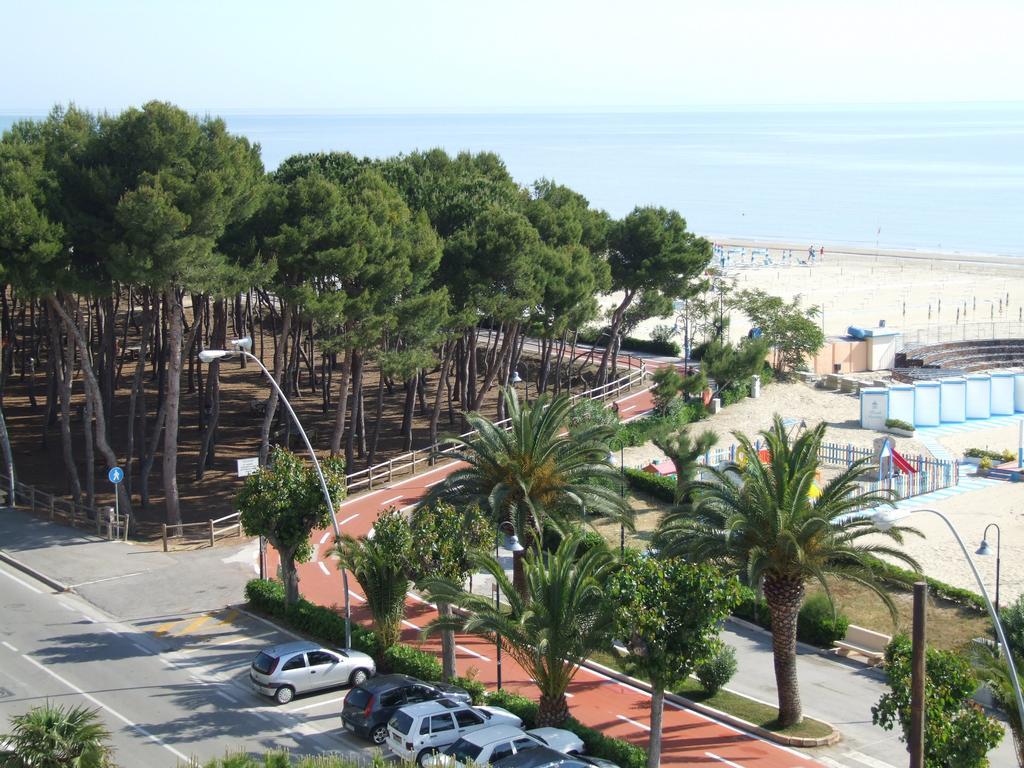 Residence Riviera Alba Adriatica Εξωτερικό φωτογραφία
