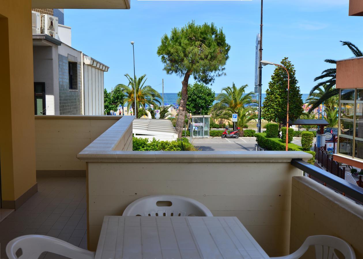 Residence Riviera Alba Adriatica Εξωτερικό φωτογραφία