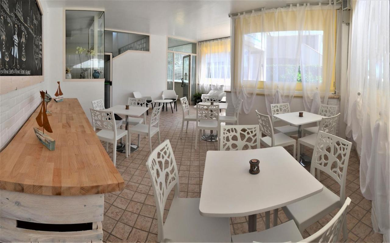 Residence Riviera Alba Adriatica Εξωτερικό φωτογραφία